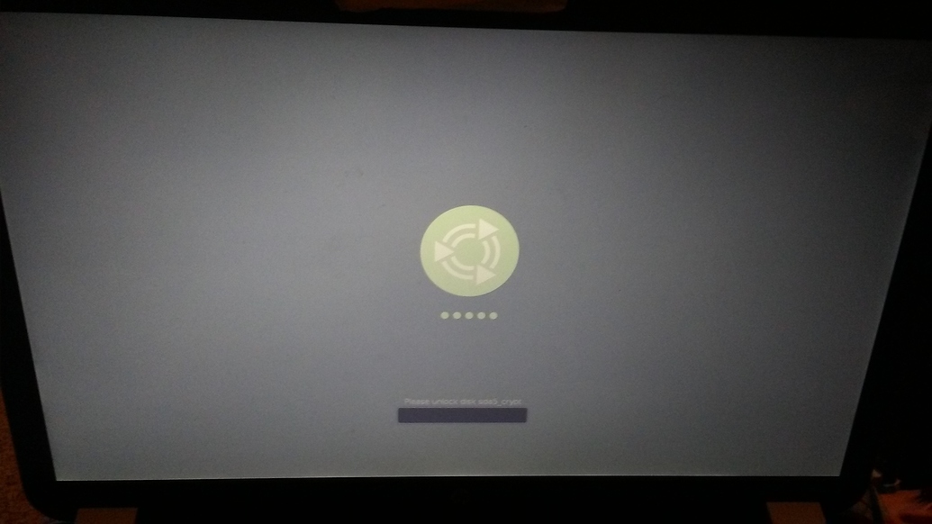 virtualbox ubuntu black screen after boot