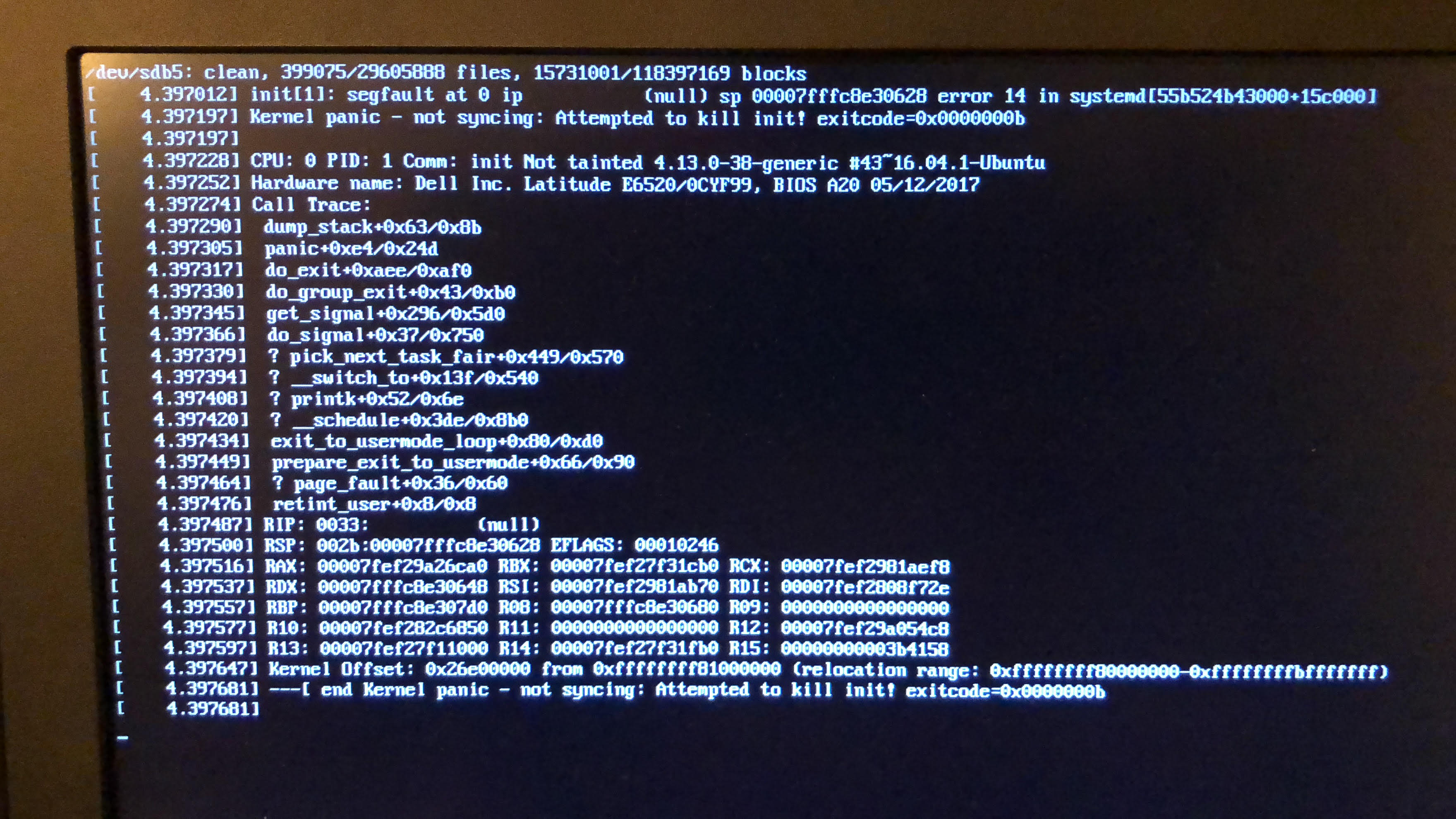 Main init error. Kernel Panic линукс. Kernel Panic при загрузке. Kernel Panic not syncing. Ubuntu 8.10 Kernel Panic.